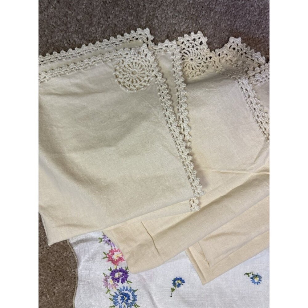 5 Linen Crochet Edge Napkins And 1 Ivory Table Runner Embroidered - Picture 2 of 3